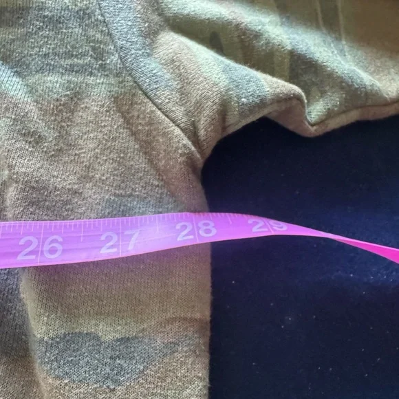 AVIATOR NATION Camouflage crewneck Sweatshirt with bright pink heart🩷NWOT🩷 - Picture 11 of 13